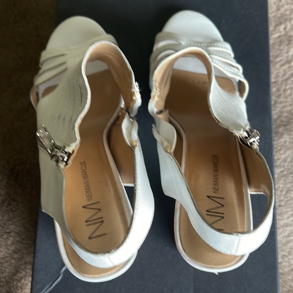 💋SALE💋Neiman Marcus Ivory Leather Gladiator Sandals Zip Closure, Heel 3.5’’. - Picture 2 of 6